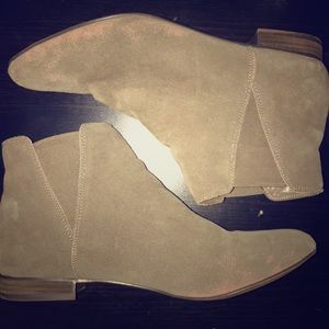 Steve Madden Suede Booties Size 9